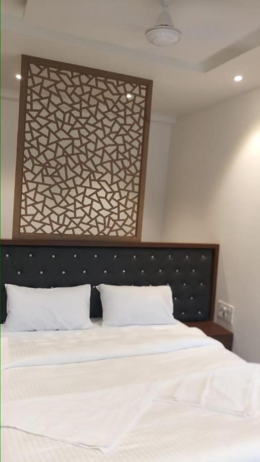 Dukes Plaza Hotel Kalján Kültér fotó